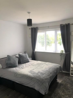Modern Apartment Close To Both Stadiums